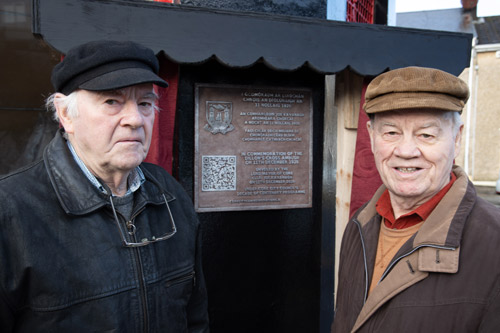 Dillons-Cross-Plaque-Unveiling