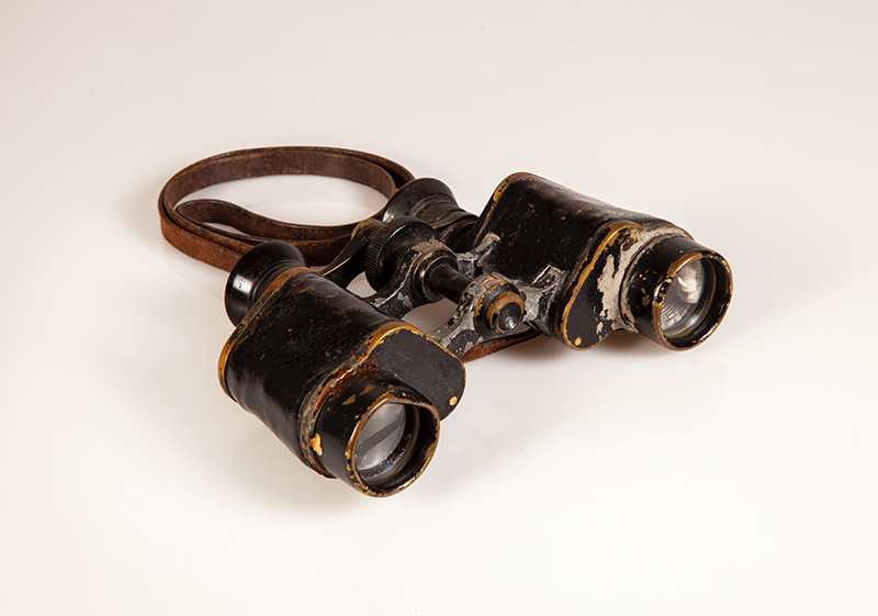 1973.99-Case-30-31-Binoculars-belonging-to-Liam-Lynch-01