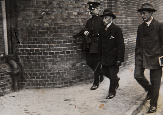 Doctor-Hyde-visits-Terence-MacSwiney-at-Brixton-Prison