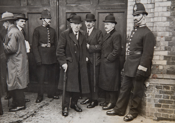 Town-Clerk-Cork-William-Hegarty-and-Donal-Gavin-City-Solicitor-Visit-Brixton-Prison