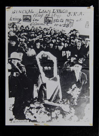 1983.90-D5.9-Photo-General-Liam-Lynch-Lying-in-State-Clonmel-1923