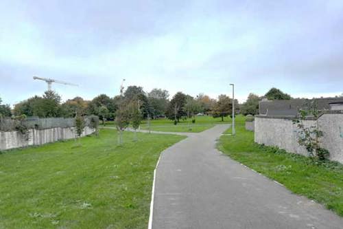 Leesdale (South), Model Farm Road