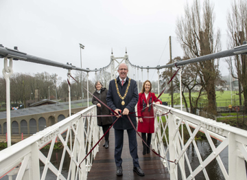 shakey-bridge-reopening