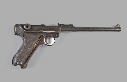 Lugar-Gun-Display-Used-in-the-Murder-of-Oswald-Swanzy-Terence-MacSwiney-01