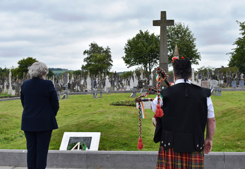 Wreath-laying-ceremony-St-Finbarrs-image-2