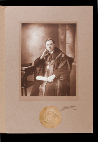 1970.2-D4.7-Photo-Lord-Mayor-Donal-Og-OCeallachain-Donal-OCallaghan-50-x-40cm 1970.2-D4.7-Photo-Lord-Mayor-Donal-Og-OCeallachain-Donal-OCallaghan-50-x-40cm