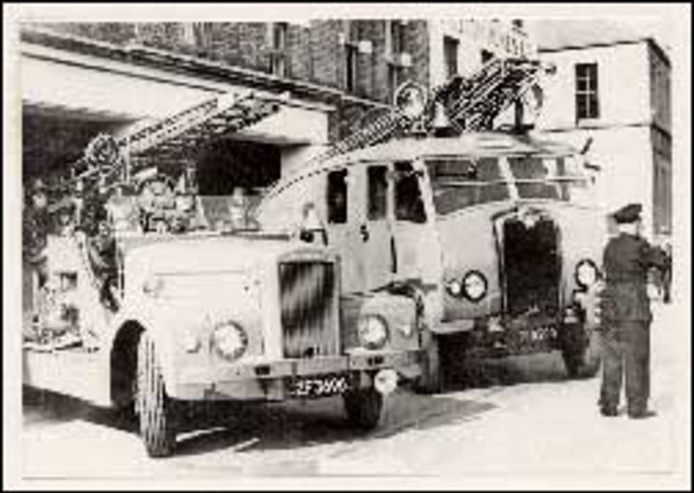 Fie trucks on sullivans quay, 1953