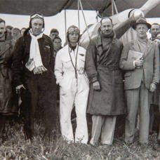 Ruth Hallinan (Centre)