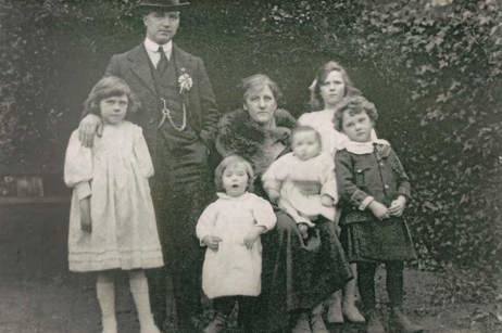 MacCurtain-Family-Photograph-2m-x-80cm MacCurtain-Family-Photograph-2m-x-80cm