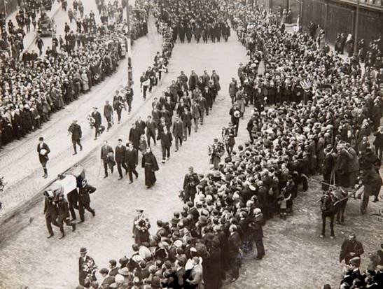 Funeral-through-Patrick-St-with-Fr-Dominic-Sean-and-Peter-MacSwiney-Arthur-Griffiths Funeral-through-Patrick-St-with-Fr-Dominic-Sean-and-Peter-MacSwiney-Arthur-Griffiths